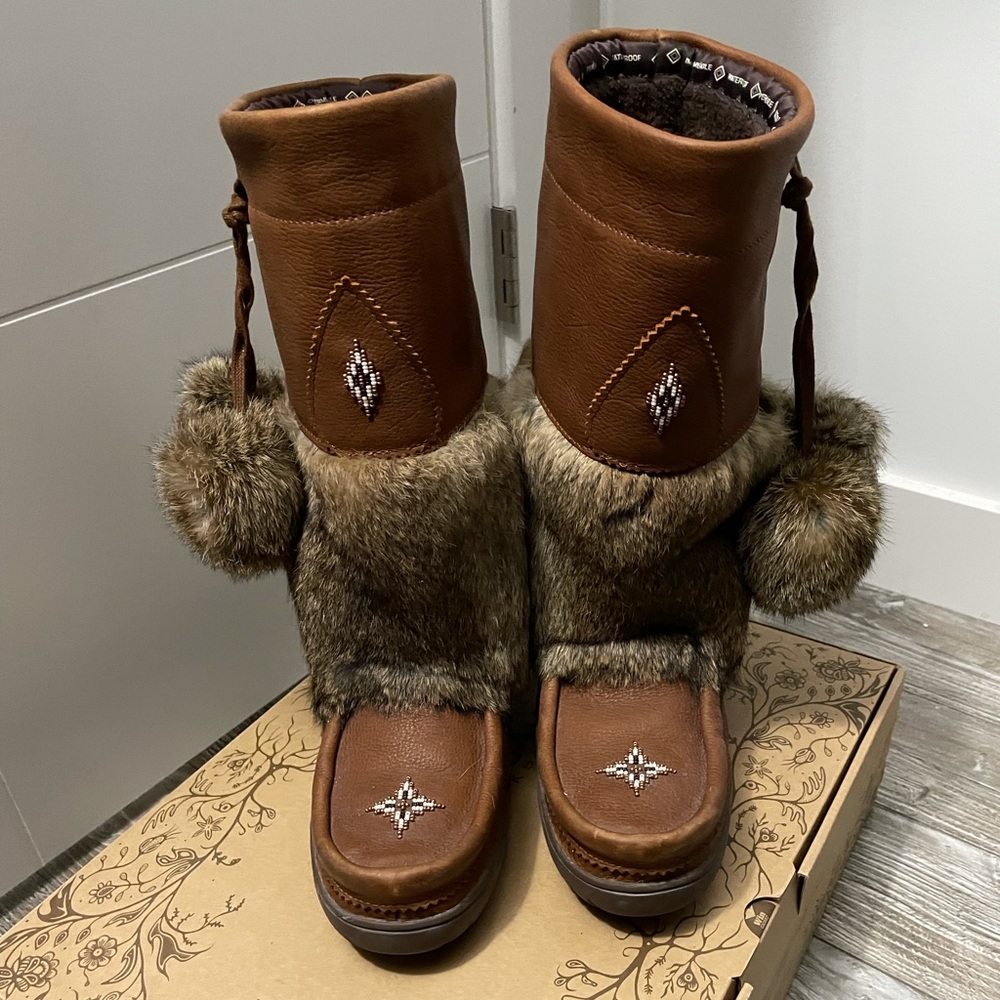 Manitobah Mukluks grain leather size 7